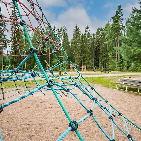 Luontoleirikeskus Honkiniemi Hotell 3*