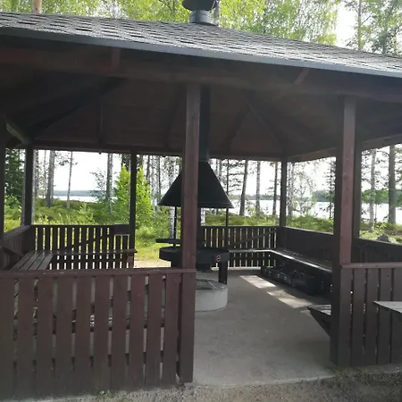 Luontoleirikeskus Honkiniemi 호텔